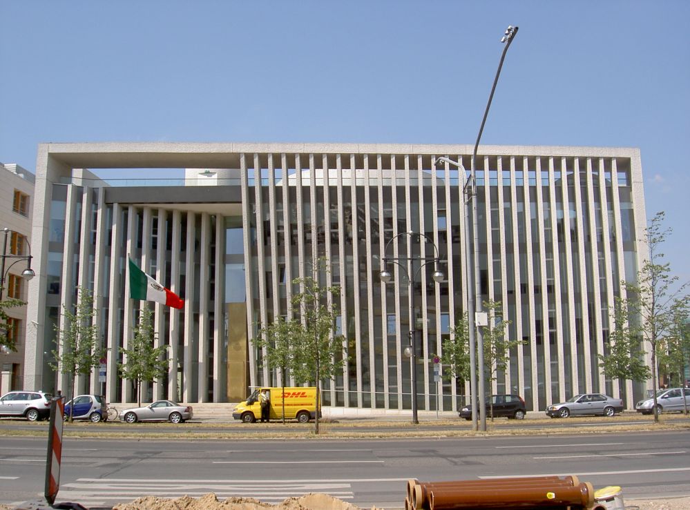 http://www.veran.net/grandes_photos/voyages/berlin-moderne/PICT4209.ambassade-mexique-berlin.jpg