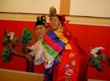 Sung-Gwan portant Jung-Yi