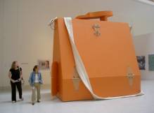 cirage de pompes � la biennale de Prague 2005