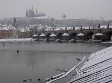 le ch�teau de Prague 
et le pont Charles en hiver
