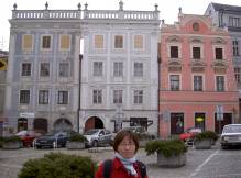 Yun-Hee sur la place principale