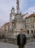 Vincent devant la colonne de
la peste