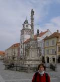 Yun-Hee devant la colonne de
la peste