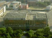 Le palais de la R�publique de Berlin vu de la tour de t�l�vision