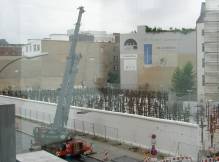 D�montage de Checkpoint Charlie � Berlin