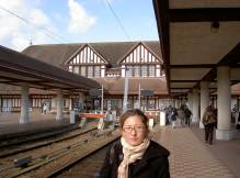 Yun-Hee � la gare de Deauville
